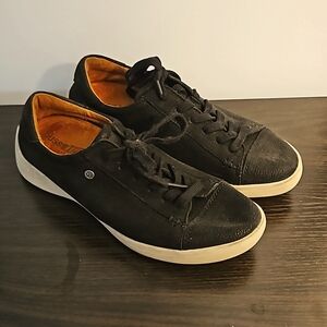 Bussola Black Leather Sneakers 6.5/7 Euro 37